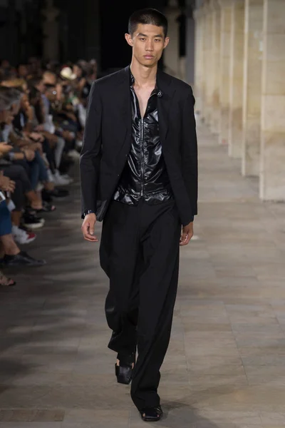 Look 43